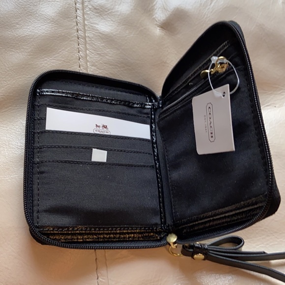 Coach zippered wallet - Picture 3 of 4